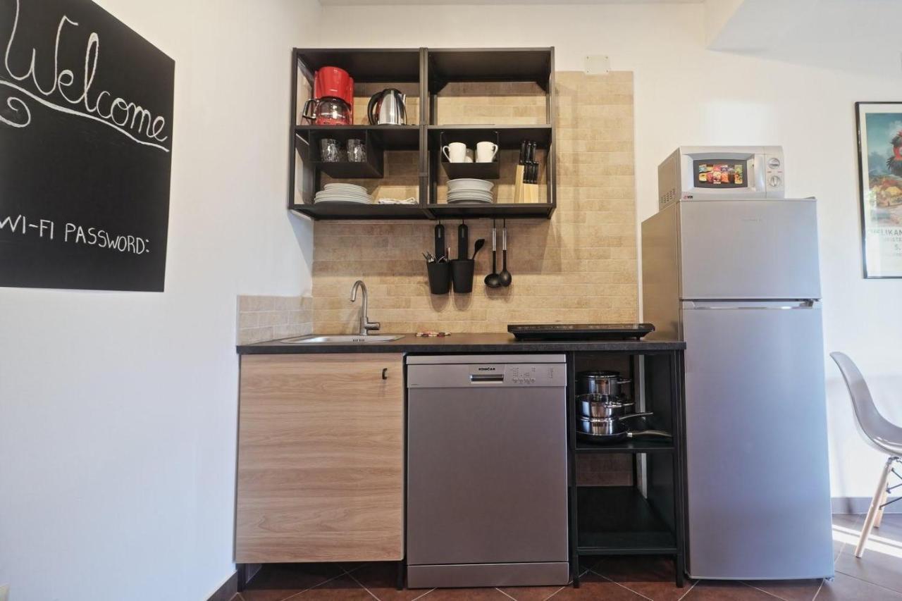Apartman Studio Pesja Omisalj Ngoại thất bức ảnh