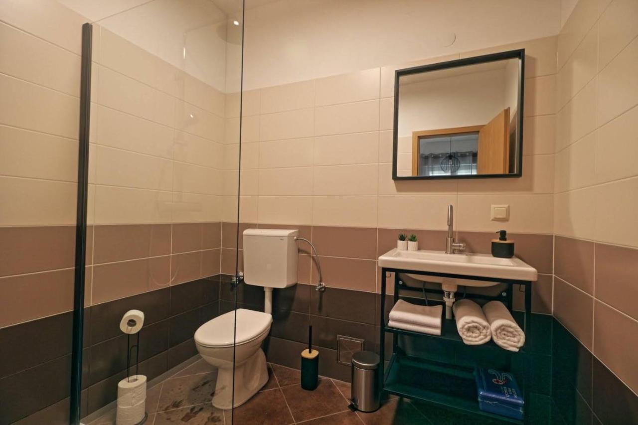 Apartman Studio Pesja Omisalj Ngoại thất bức ảnh